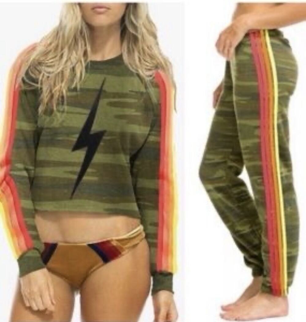 New Aviator Nation Set Bolt Print Cropped Sweatshirt & Jogger in Camo & Neon XL